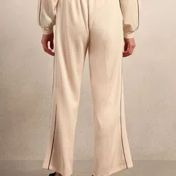 Vero Moda Women Relaxed Fit High-Rise Flat-Front Regular Trousers image 5