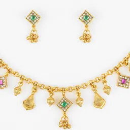 aadita Kundan-Studded Jewellery Set image 5