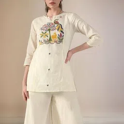 Sangria Women Embroidered Monochrome Tunic-picture-19