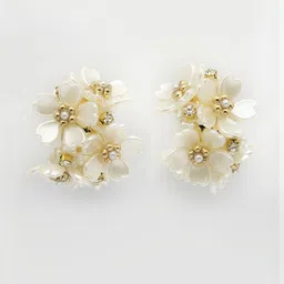 Scintillare By Sukkhi Gold-Plated Artificial Beaded Floral Shaped Hoop Earrings image 3