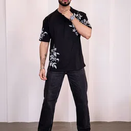 Eszett Men Floral Printed Round Neck Cotton Oversized T-shirt image 4