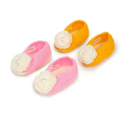 LITTLE GINNIE Infants Set Of 2 Flower Booties image 2