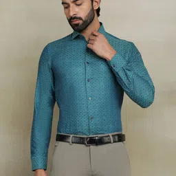 WYRE Men Spread Collar Geometric Printed Cotton Slim Fit Semiformal Shirt-picture-14