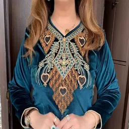 Sdc Collections Ethnic Motifs Embroidered V-Neck Velvet Kurti image 3