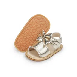 NESKA MODA Girls Gold Sandals image 2