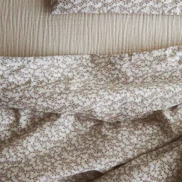 H&M Cot Duvet Cover Set image 2