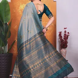 KANOODA Ethnic Motifs Zari Silk Blend Handloom Saree image 3