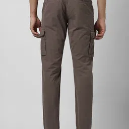 VAN HEUSEN DENIM LABS Men Regular Fit Mid-Rise Pure Cotton Cargos Trouser image 4