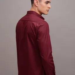 HIGHLANDER Men Slim Fit Opaque Casual Shirt image 5
