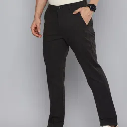 levi's Men's Black Tapered Chinos image 3