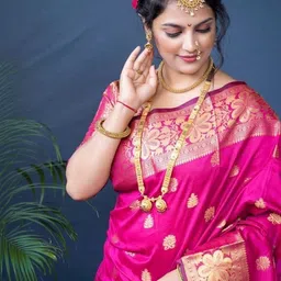 RAJMUDRAFASHION Ethnic Motifs Zari Silk Blend Handloom Saree image 3