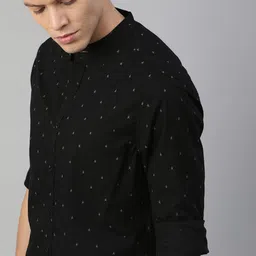 Roadster Men Black & Beige Conversational Printed Pure Cotton Casual Shirt-image-2