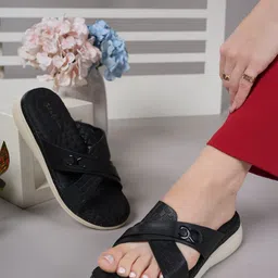 Mast & Harbour Women Textured One Toe Flats-picture-29