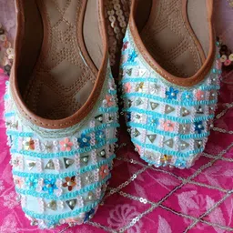 DESI COLOUR Women Off White Ethnic Mojaris Flats-picture-14