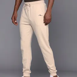 boohooMAN Men Mid-Rise Solid Regular Fit Joggers image 5