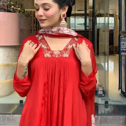 Navlik Floral Printed Empire Kurta with Trousers & Dupatta image 3