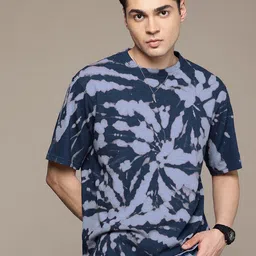 R.Code by The Roadster Life Co. Men Tie and Dye Printed Relaxed Fit T-shirt image 5