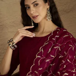 Varanga Women Solid Kurta with Trousers & Dupatta image 3