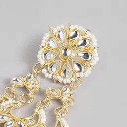 Peora Gold-Plated Kundan Maang Tikka With Earrings Set image 4