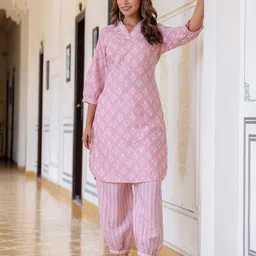 KALINI Women Floral Printed Regular Kurta with Trousers image 2