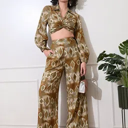 YELLOW PARROT Geometric Printed Shirt Collar Top With Palazzo image 3