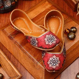 Sringam Women Red Printed Handcrafted Leather Mojaris-image-20