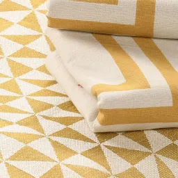 Saral Home Abstract Yellow 155 TC Cotton Double Sized Bed Sheet with 2 Pillow Covers image 3