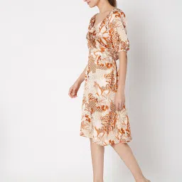 Vero Moda Off White Printed Fit & Flare Dress image 3