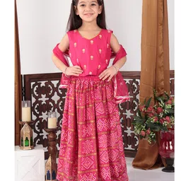 Kinder Kids Sleeveless Floral Embroidered Choli & Bandhani Design Lehenga With Dupatta Set - Pink-picture-14