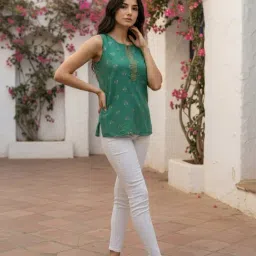 Rangita Green Viscose Printed Short Kurti image 3