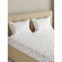 GM Floral White Jacquard Cotton Bedsheet With 2 Pillow Covers - Super King image 3