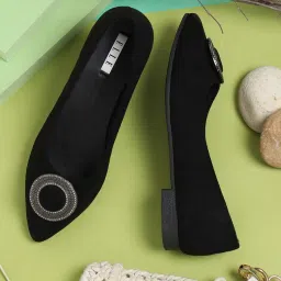 Elle Women's Black Flat Ballets image 1