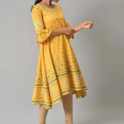 Aurelia Women Yellow Festive Floral Print Crepe Kurta image 4