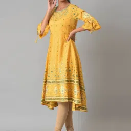 Aurelia Women Yellow Festive Floral Print Crepe Kurta image 3