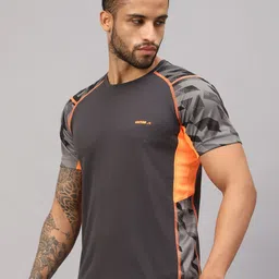 VECTOR X Men Solid Round Neck T-Shirt image 3