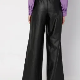 Vero Moda Black Regular Fit Pants image 2