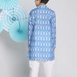 VASTRAMAY Kids Blue & White Cotton Printed Kurta Set image 2