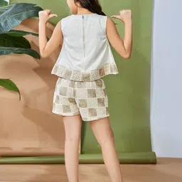Peppermint Girls Top with Shorts image 4