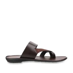 Mochi Men's Brown Toe Ring Sandals image 1