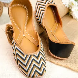 NR by Nidhi Rathi Women's Black Casual Juttis image 1