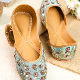 NR by Nidhi Rathi Women's Sea Green Ethnic Juttis image 1