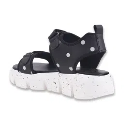 Shoetopia Women's Black Floater Sandals image 4