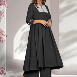 KERI PERRY Women Ethnic Motifs Embroidered Thread Work Kurta With Palazzos image 4