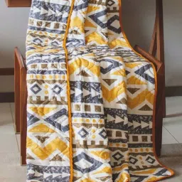 Urban Space Micro AC Multicolor Microfibre 300 GSM 3 Layer Reversible Queen Blanket image 1