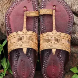 Kalapuri Men's Tan Kolhapuri Sandals image 1