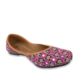 Desi Colour Women's Purple Ethnic Juttis image 1