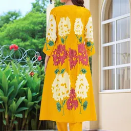 DIVASTRI Floral Printed Panelled Kurta With Trouser image 2