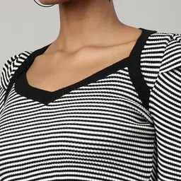 SHOWOFFFF Striped Puff Sleeve Crop Top image 5