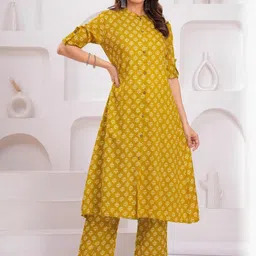 Tvyozs Women Ethnic Motifs Printed Regular Pure Cotton Kurta with Trousers image 5