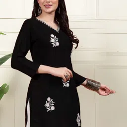 MS.MATWALI Floral Embroidered V-Neck Thread Work Pure Crepe Thread Work Kurti image 2